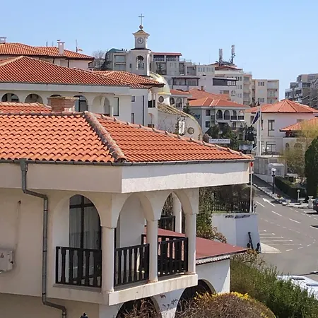 2 Bedroom With 2 Balconies And Sea Views