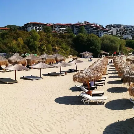 2 Bedroom With 2 Balconies And Sea Views