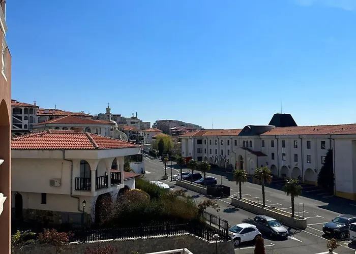 2 Bedroom With 2 Balconies And Sea Views 아파트 스베티 블라스